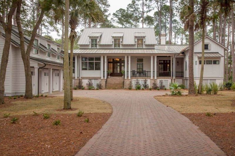 7 Classic Curb Appeal Styles From Historic Georgia Streets - Decor Hint Lowcountry Cottage Charm