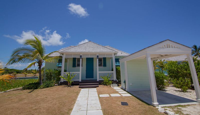 3 Coastal Curb Appeal Mistakes To Avoid Plus 6 Florida Designs That Shine - Decor Hint Island-Inspired Bungalow Living