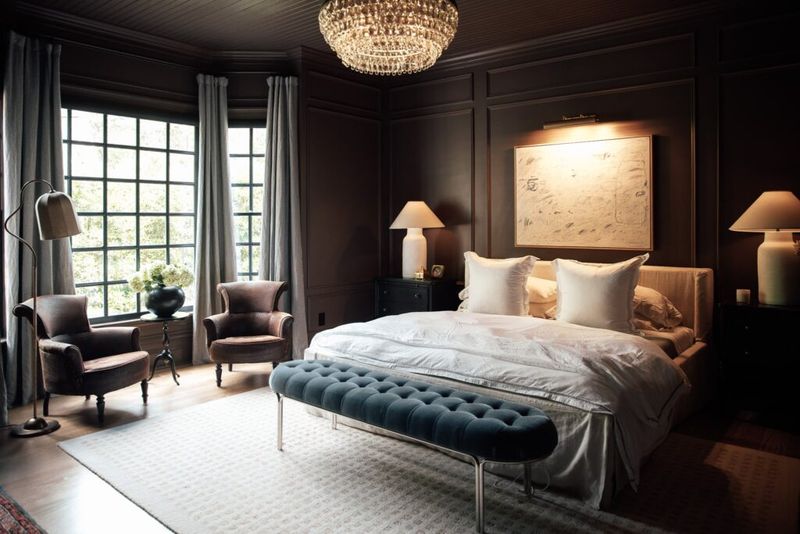 13 Interior Design Trends You Didn't Know Could Hurt Your Home's Resale Value - Decor Hint Bold And Dark Wall Colors