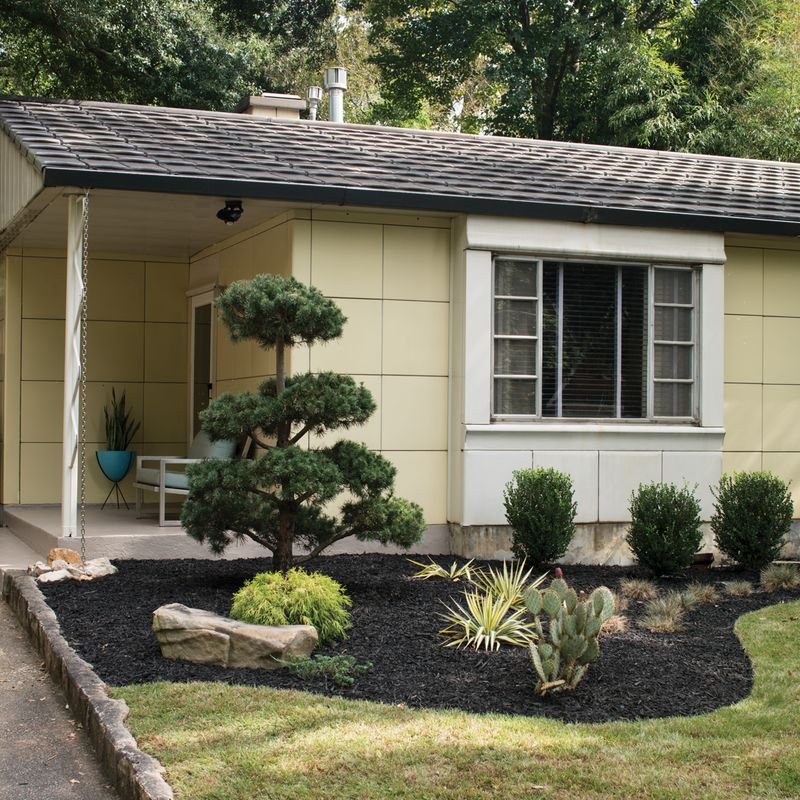 Outdoor Living With A Retro Twist