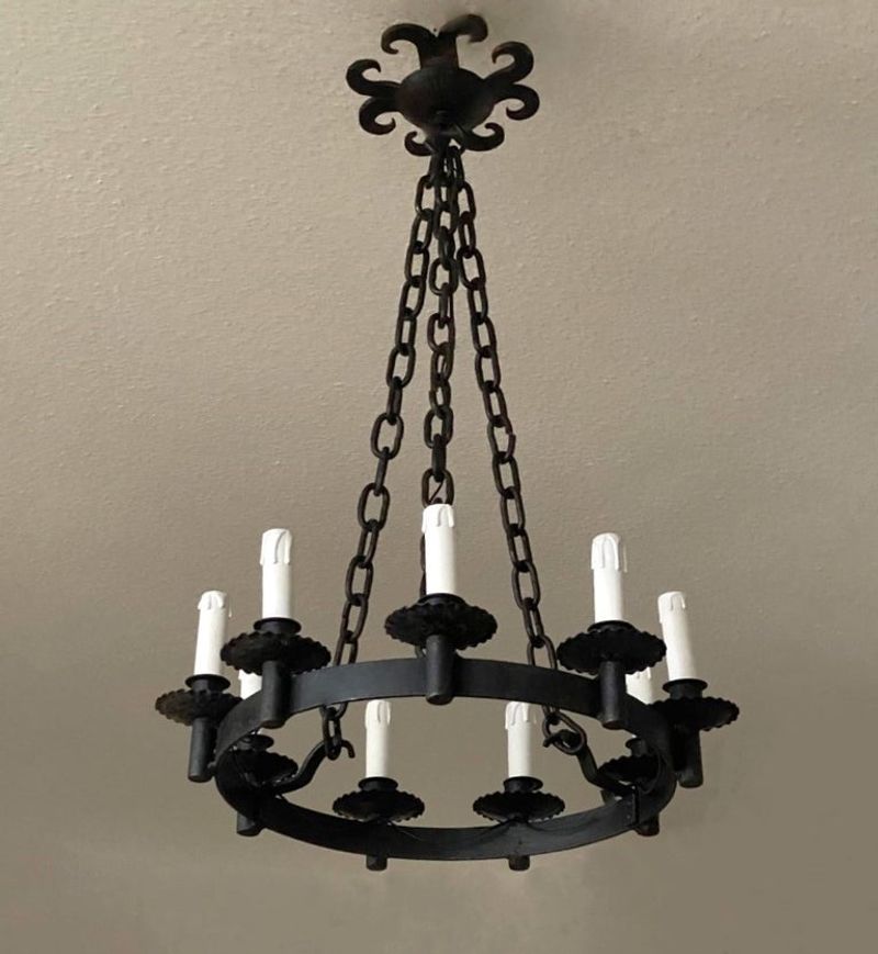 10 Southern Design Elements That Capture The Essence Of Dallas Homes - Decor Hint Elegant Iron Light Fixtures