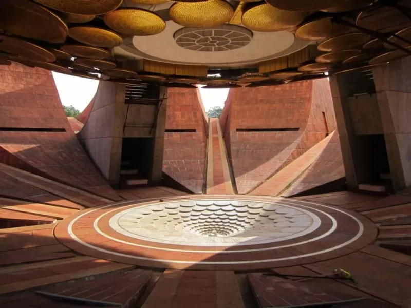 25 Amenities You Can Find In Billionaires' Homes - Decor Hint Meditation Domes