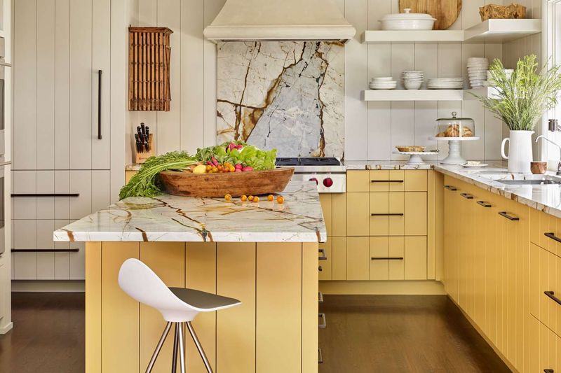 8 Kitchen Colors Fading Fast In Yuma And 2 That Always Feel Fresh - Decor Hint Pale Yellow