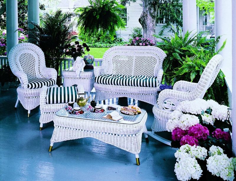 14 Southern Decorating Tips That Have Stood The Test Of Time - Decor Hint Wicker and Rattan Accents