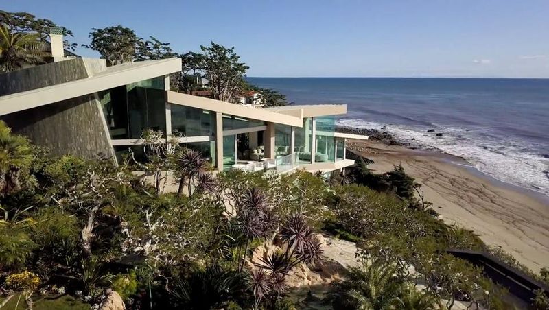 These 23 Mansions Are Breaking Price Records Especially In Beverly Hills And Miami - Decor Hint Malibu Oceanfront Mansion