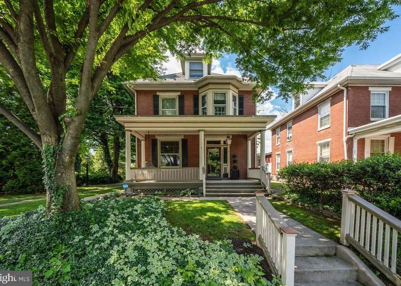 5 Classic Features In Chambersburg Homes That Are Becoming Popular Again And 7 That Never Went Out Of Style - Decor Hint Front Porches Foster Community Connections