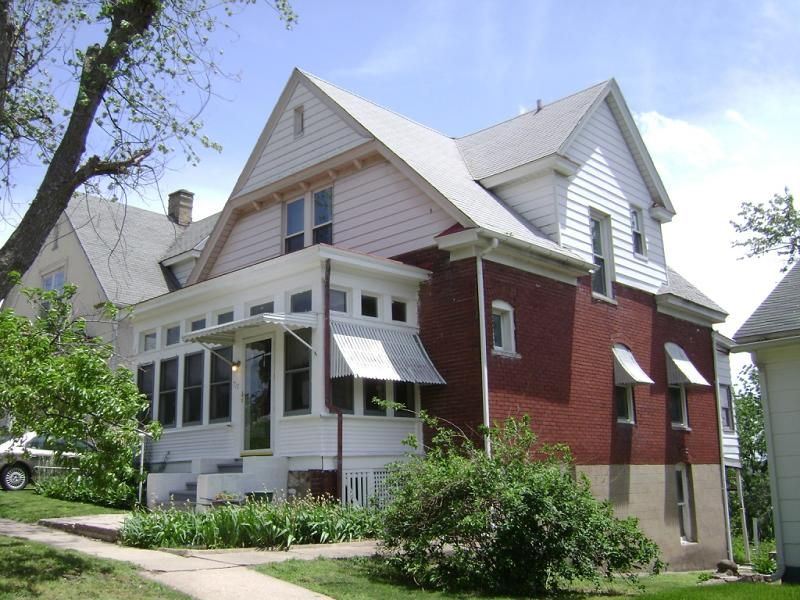 Missouri's Best-Loved Historic Home Styles For Instant Curb Appeal - Decor Hint Craftsman Bungalows: Cozy Character Champions