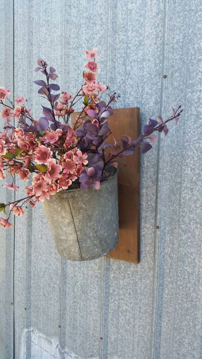 9 Vermont Collectibles Nobody Wants Anymore (And 3 Still Loved By Collectors) - Decor Hint Vintage Vermont Maple Sap Buckets
