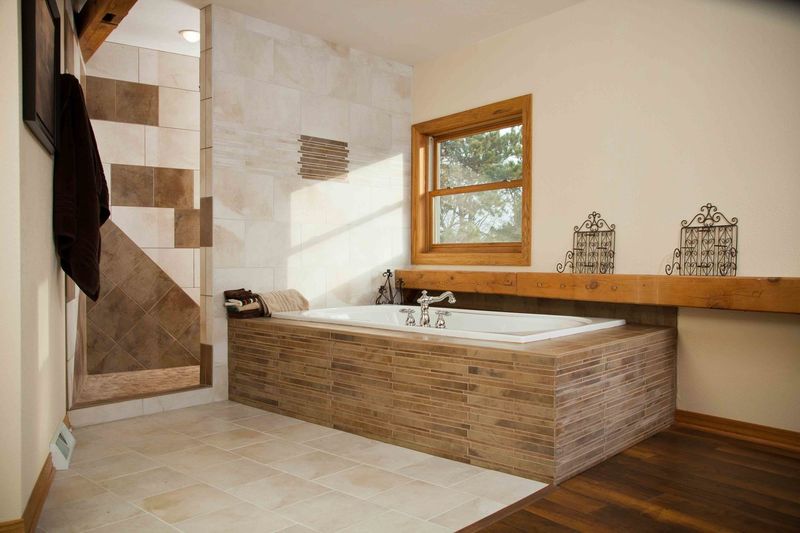 18 Features Buyers Are Starting To Avoid In Modern Homes - Decor Hint Whirlpool Tubs