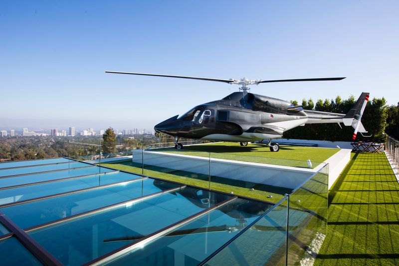 25 Amenities You Can Find In Billionaires' Homes - Decor Hint Helicopter Landing Pads