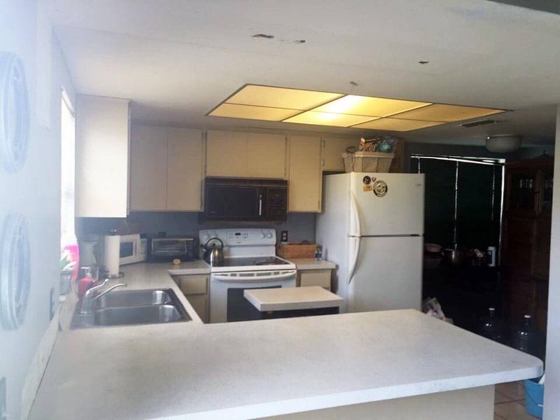 22 Items Designers Say Make Your Kitchen Look Cheap - Decor Hint Fluorescent Box Lighting