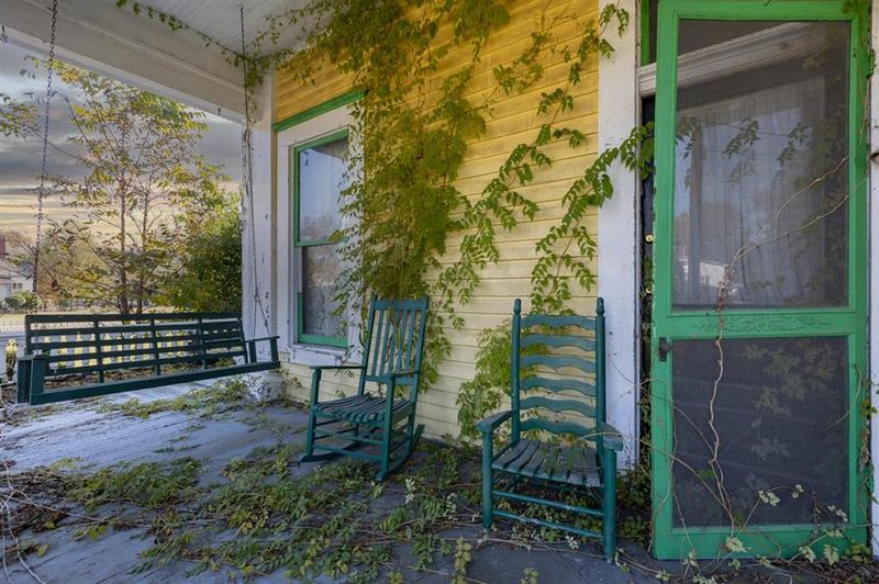 Historic 120-Year-Old Alabama Mansion Offers A Rare Look Into The Past - Decor Hint Stories And Local Legends