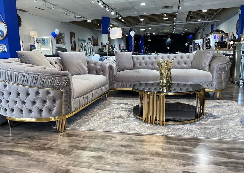 9 Couch Colors That Don't Fit The Minnesota Vibe, And 9 That Totally Do - Decor Hint Shiny Silver: Too Cold For Our Cozy Refuges