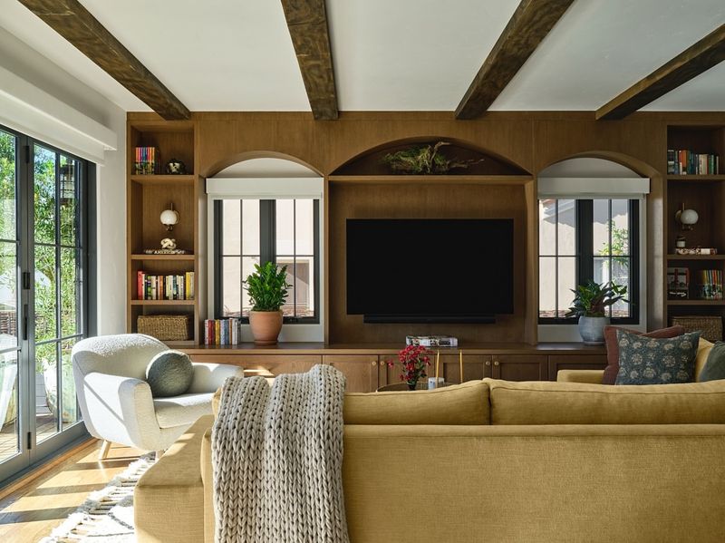 Don't Rearrange Your Living Room Until You See These 16 Layouts - Decor Hint Entertainment Center Balance