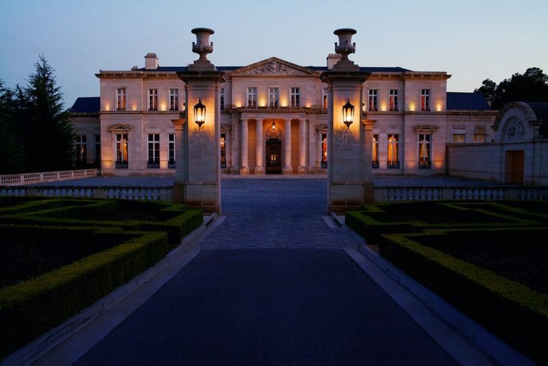 4 Old-Hollywood Mansions That Still Inspire And 3 That Didn't Age Well - Decor Hint Fleur De Lys – Holmby Hills