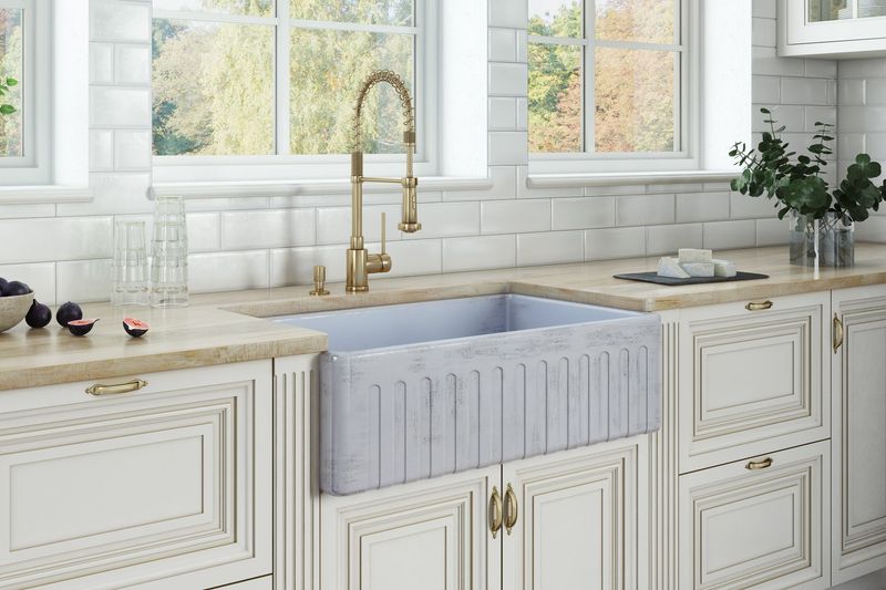 Farmhouse Sinks With Texas-Sized Depth