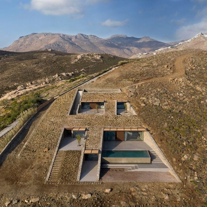 Inside 13 Of The World's Most Amazing Underground Homes - Decor Hint Sunken Cottage