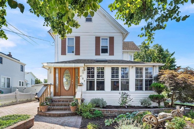 Oceanside's Housing Scene Points To 7 Home Styles Dropping In Price And 6 Gaining Interest - Decor Hint Formal Victorian Houses