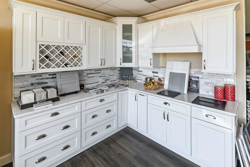 These 17 Kitchen Mistakes Could Cost You A Sale In Pennsylvania - Decor Hint Corner Cabinet Black Holes