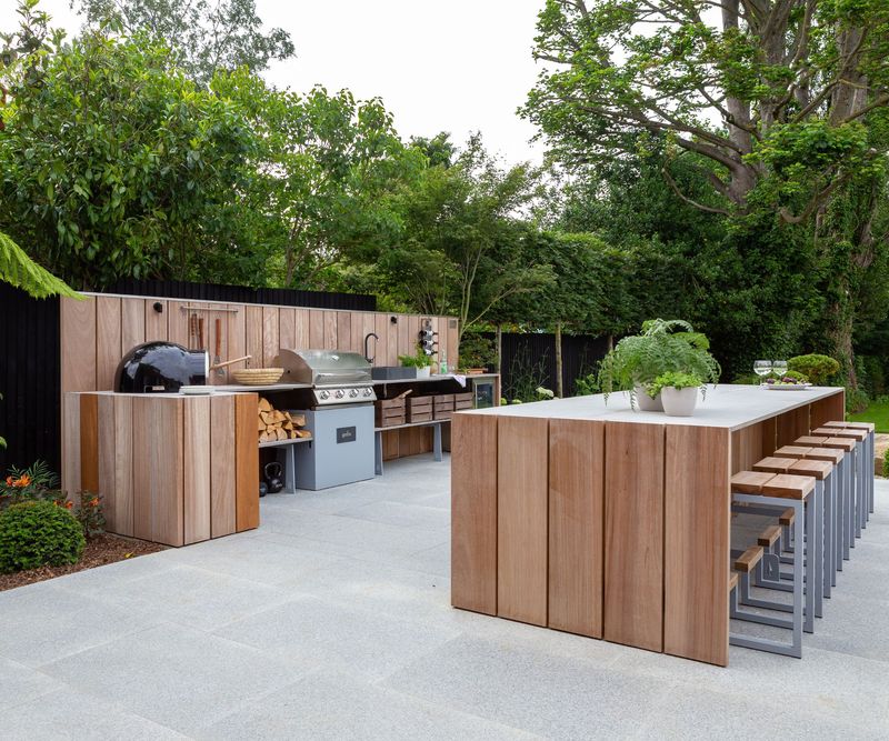 13 California Home Styles That May Fall Out Of Favor By 2035 - Decor Hint Overly Large Outdoor Kitchens
