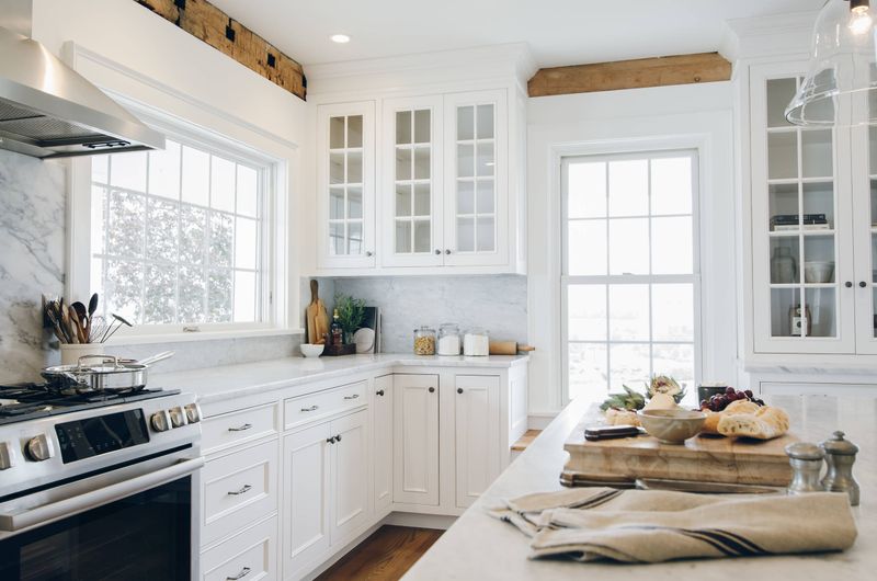13 Natural Kitchen Colors Vancouver Designers Love For 2025 - Decor Hint Creamy Off-White