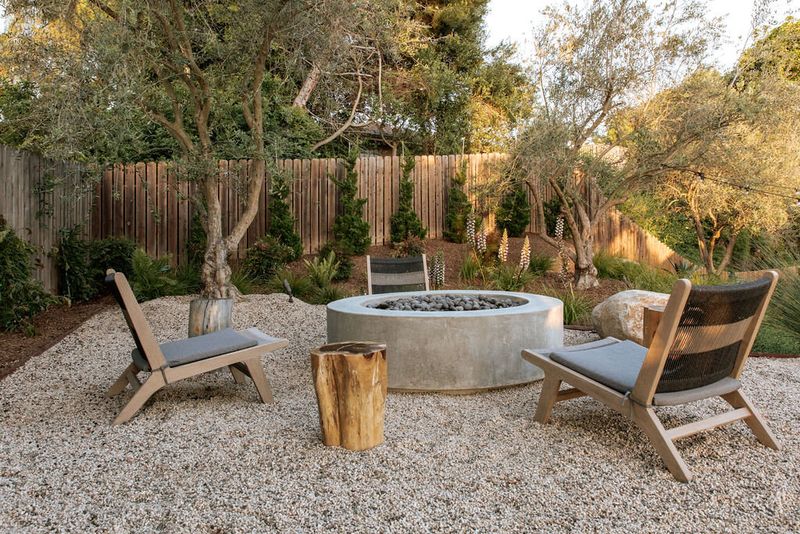 11 Exterior Design Trends That Are Ruining Curb Appeal In Saint Paul - Decor Hint Overly Minimalist Landscaping
