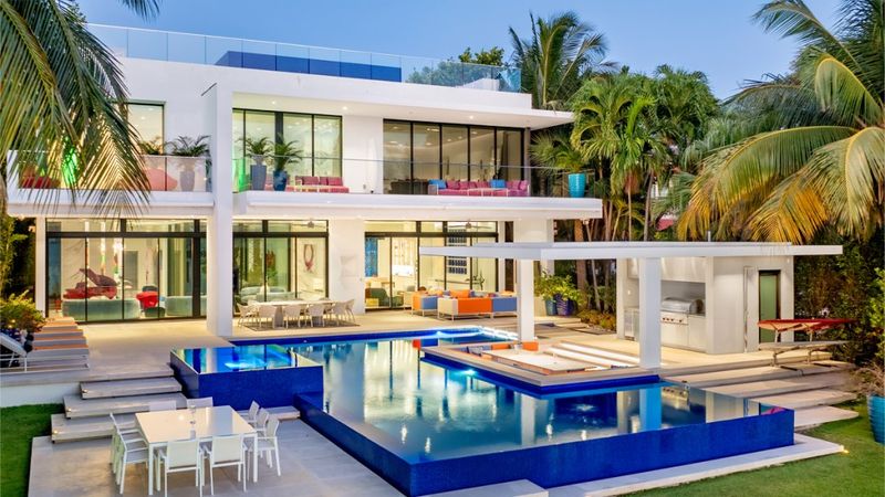 From Miami To Beverly Hills 23 Estate Sales That Just Rocked The Market - Decor Hint Miami Beachfront Villa