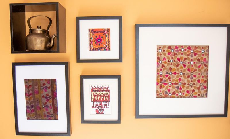 Stop Making Holes In Your Wall And Use A Paperclip Trick To Hang Decor - Decor Hint Paperclip Gallery Wall Alignment System