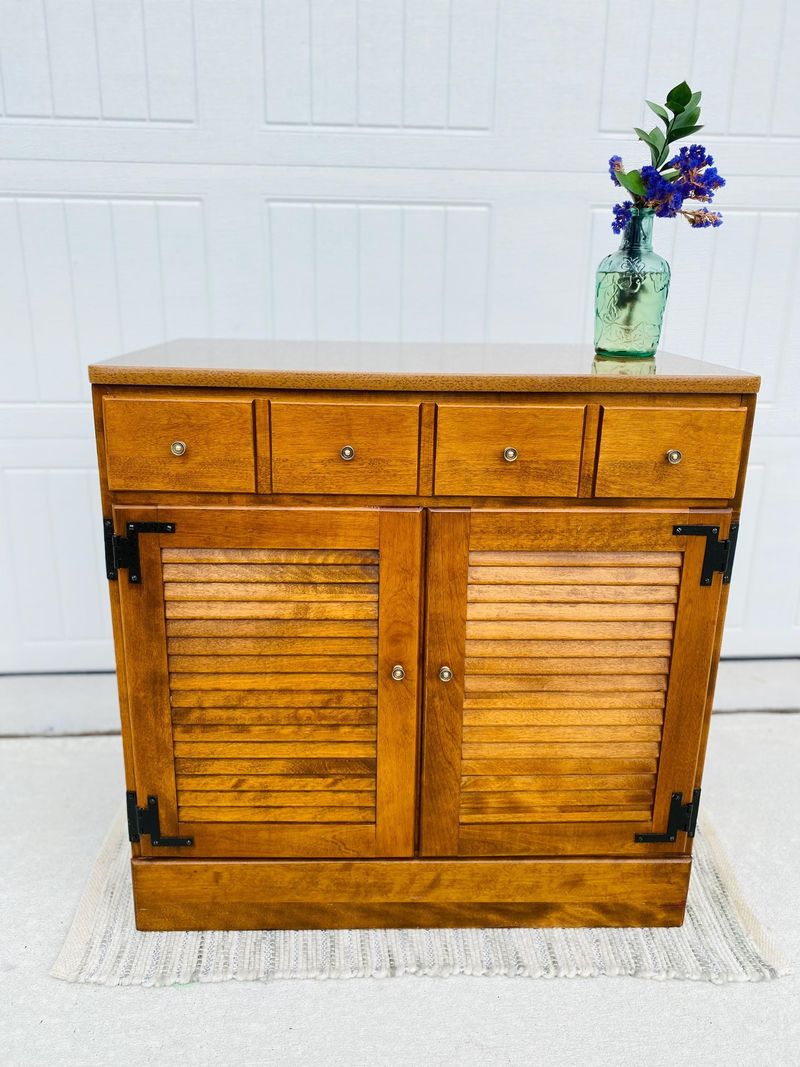 Step Back In Time With 27 Retro Kitchen Styles Straight From The 1970s - Decor Hint Louvered Cabinet Doors