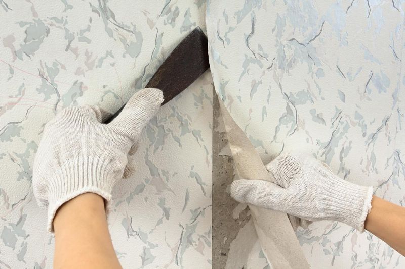 8 Kitchen Features That Drag Down Your Indiana Home's Style (Plus 7 That Instantly Boost It) - Decor Hint Dated Wallpaper Borders