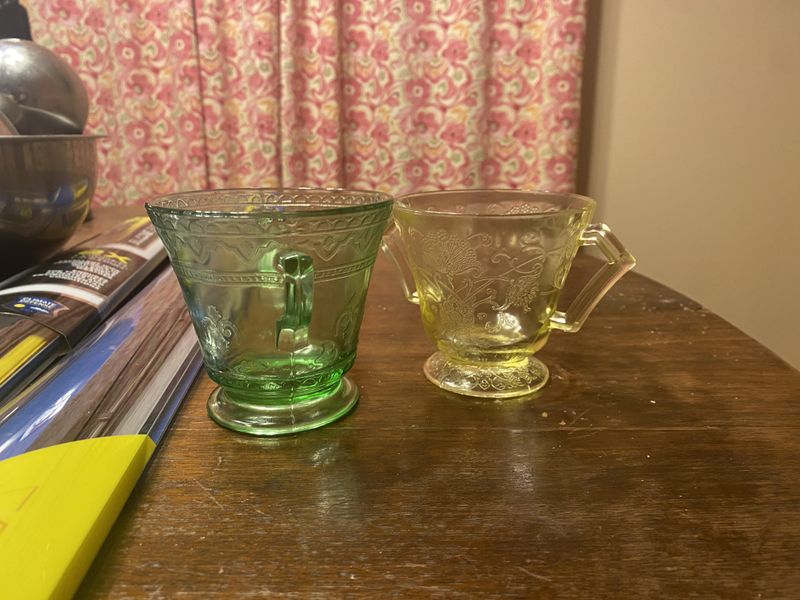 8 Antique Finds From 1900s Omaha Homes That Might Be Worth Thousands + 5 That Are Best Left Behind - Decor Hint Cracked Or Chipped Depression Glass