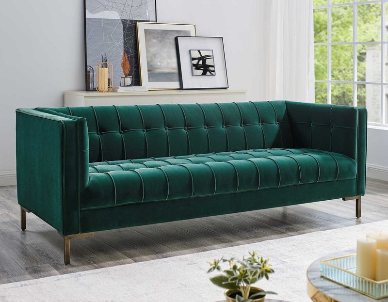 8 Outdated Couch Colors That Date Your Living Room And 4 More That Aren't Helping Either - Decor Hint Hunter Green Velvet