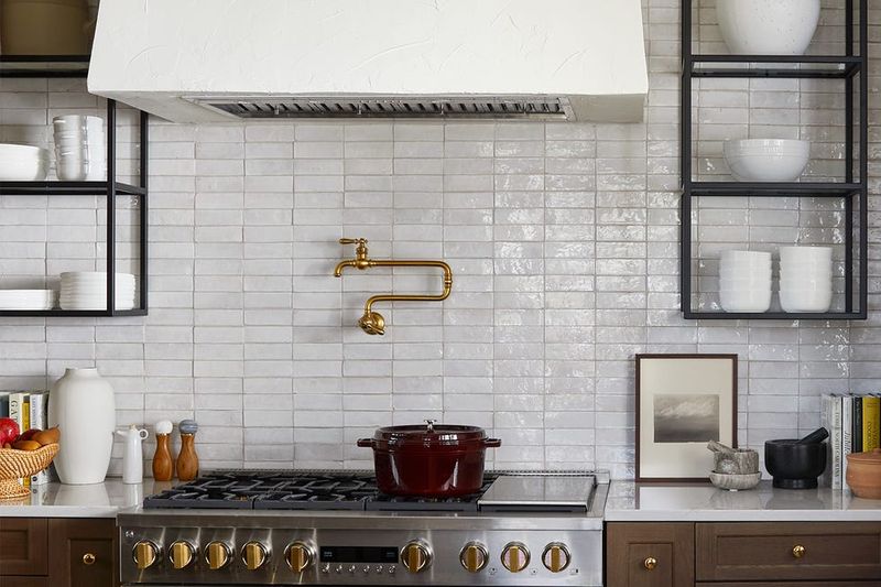 21 Mistakes Everyone Makes When Decorating A Kitchen - Decor Hint Selecting Hard-To-Clean Materials