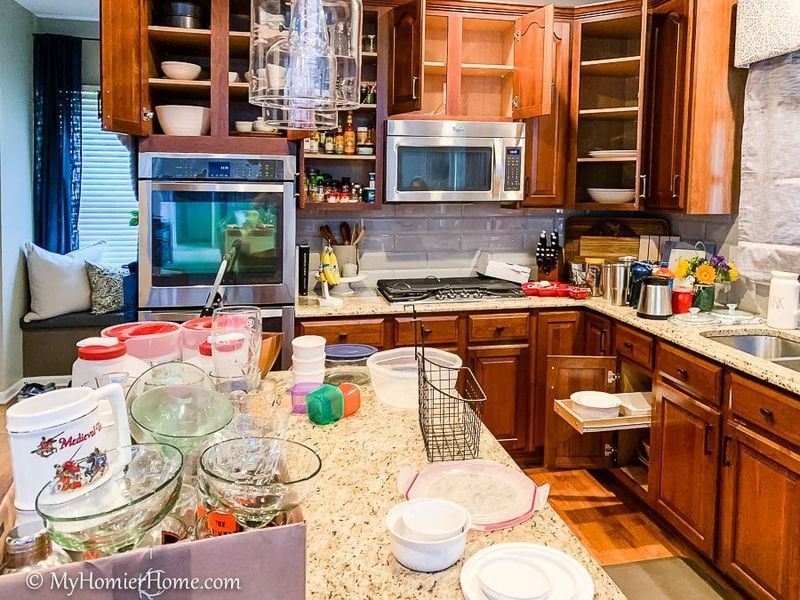 10 Items That Make Your Kitchen Look Cheap (Plus 10 That Do The Complete Opposite), According To Designers - Decor Hint Mismatched Plastic Storage Containers