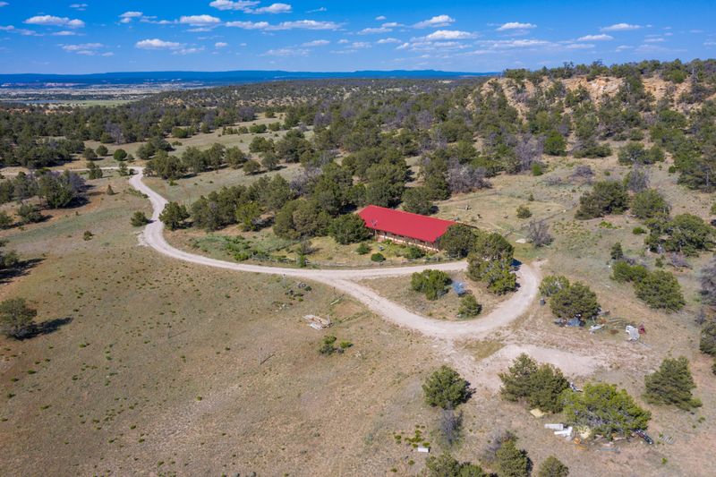 8 Types Of New Mexico Homes Poised For Price Drops And 6 That Could Surge By 2025 - Decor Hint Large Rural Properties Far From Cities
