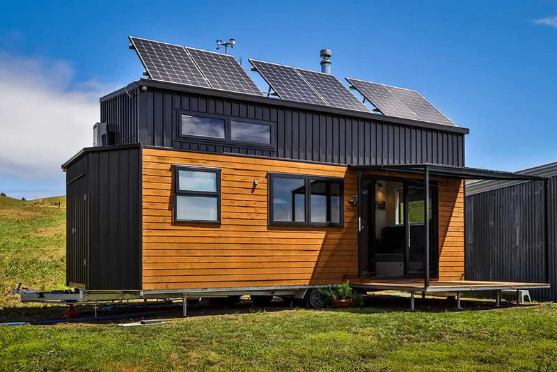 17 Tiny Homes That Prove Big Comfort Comes In Tiny Packages - Decor Hint Off-Grid Eco-Friendly Tiny House