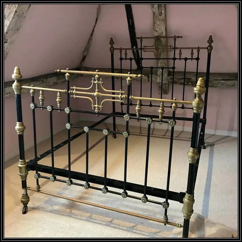 In My Experience, These 9 Interior Antiques Might Sell For Pennies And These 9? Don’t Even Try - Decor Hint Ornate Headboards