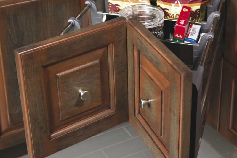Design Trouble In Vacationland: 16 Kitchen Icks Turning Buyers Away In Maine - Decor Hint Lazy Susan Nightmares