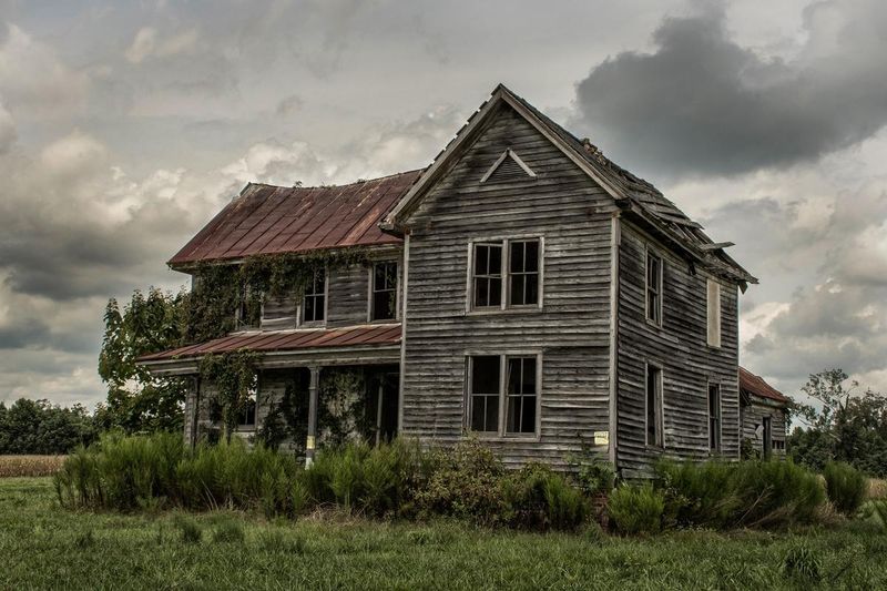 Inside 22 Historic Virginia Homes That Feel Frozen In Time - Decor Hint 1830s Abandoned Farmhouse: Southampton's Silent Witness