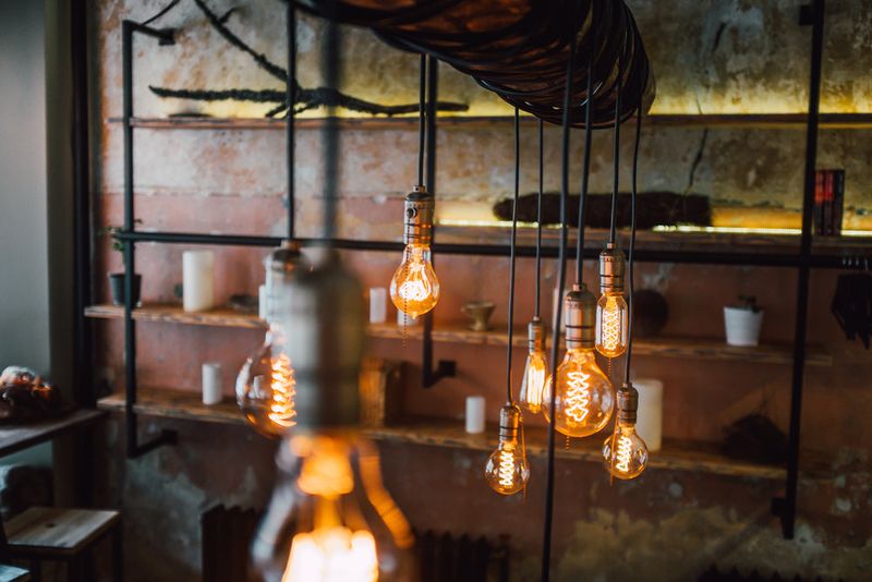 Designers Say These Lighting Styles Are Peaking Now And Will Be Gone By Winter - Decor Hint Edison Bulb Everything