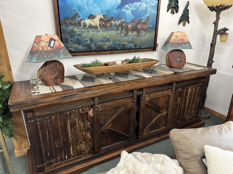 10 Things in Grandma's House That Could Be Worth A Ton Of Money (And 11 That Are Pretty Worthless) - Decor Hint WORTHLESS: Old Pine Furniture