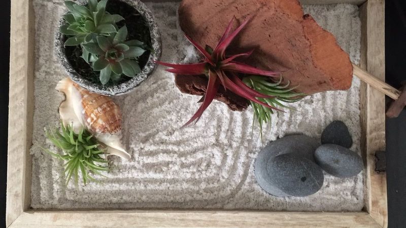 25 Awesome Succulent Porch Garden Ideas To Boost Curb Appeal - Decor Hint Zen-inspired Succulent Porch Displays