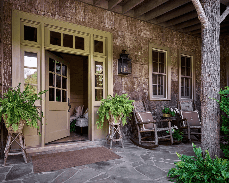 13 Georgia Decor Elements That Bring Back Southern Charm - Decor Hint Rocking Chairs With Hand-Stitched Cushions