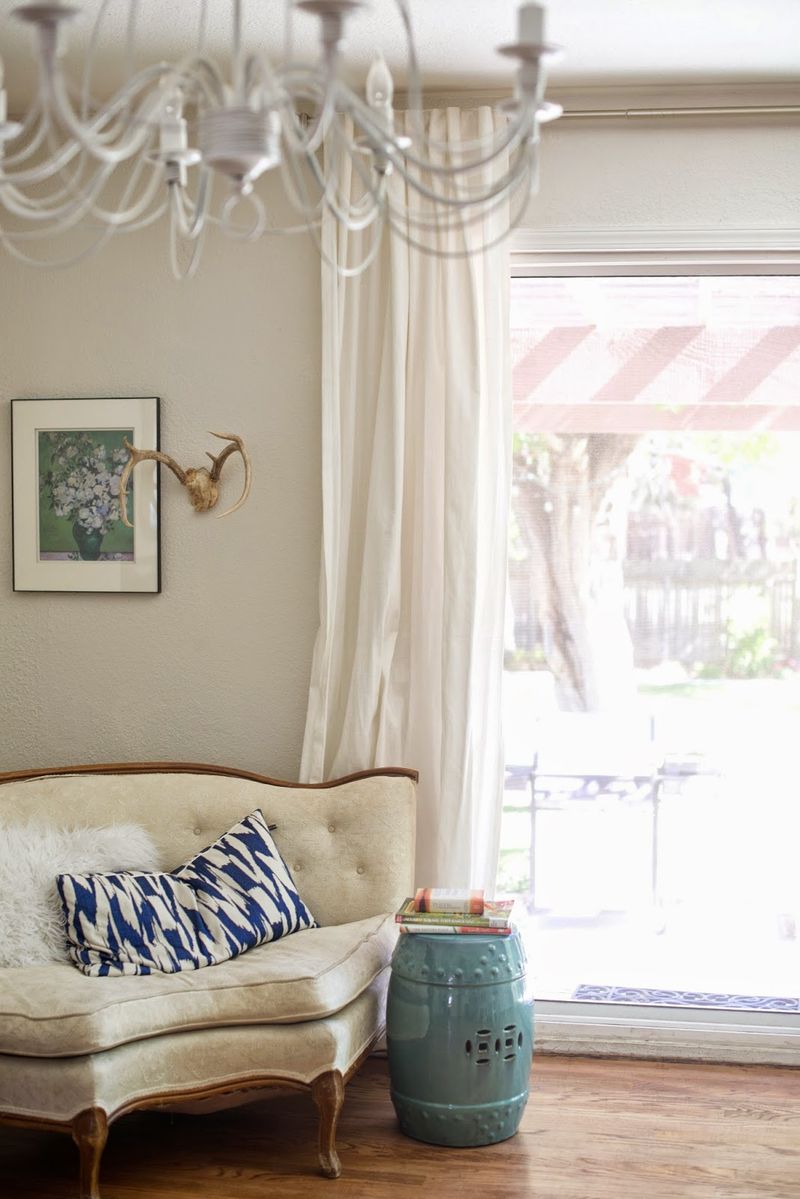 19 Game-Changing Home Styling Tricks You'll Wish You Knew Sooner - Decor Hint Hang curtains high and wide to expand windows