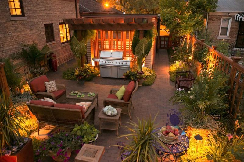 6 Sleek Urban Porch Looks Borrowed From Chicago Townhouses - Decor Hint Industrial-Inspired Lighting Fixtures
