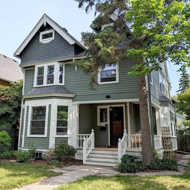 13 Projects That May Suit Minneapolis Homeowners Looking For Weekend DIY Ideas - Decor Hint Window Trim Refresh