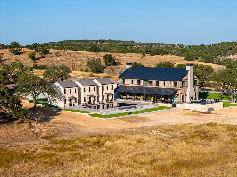 Texas Real Estate Forecast: 7 Homes Likely To Decline By The End Of 2025 (And 13 Gaining Ground) - Decor Hint Homes With Large Acreage Far From Cities