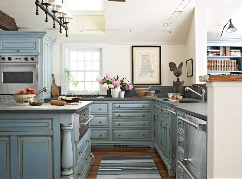 17 Blue Kitchen Cabinets That Display Elegance And Good Taste - Decor Hint Cornflower Blue Farmhouse Style