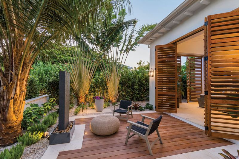Retro Yet Fresh: 11 Miami Home Trends That Never Go Out Of Style - Decor Hint Courtyard Entryways