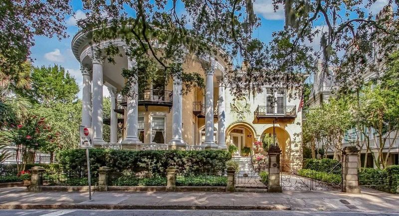 7 Classic Curb Appeal Styles From Historic Georgia Streets - Decor Hint Greek Revival Grandeur